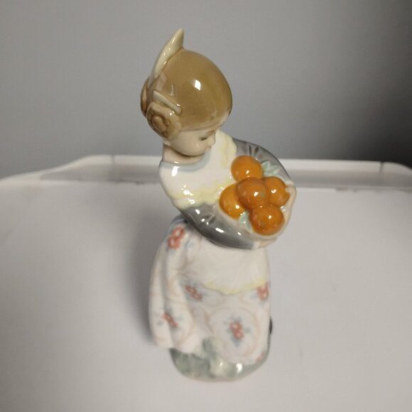 ❤️LLADRO Valencia Girl Oranges Porcelain Figurine Glossy #4841 Spain - Picture 4 of 7